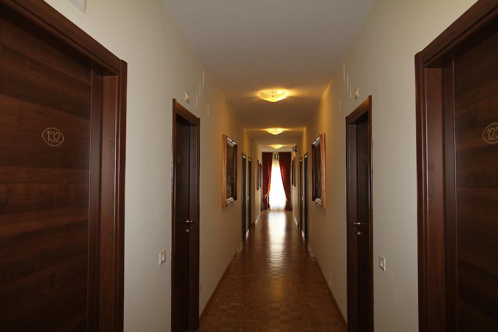 Hotel La Vecchia Fattoria Loreto Habitación foto