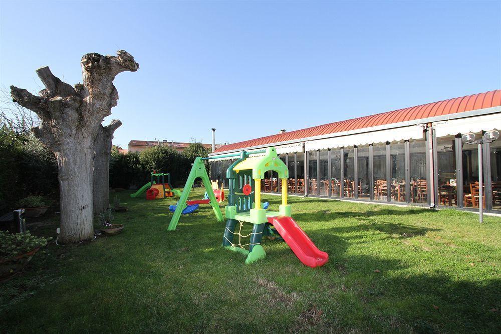 Hotel La Vecchia Fattoria Loreto Exterior foto