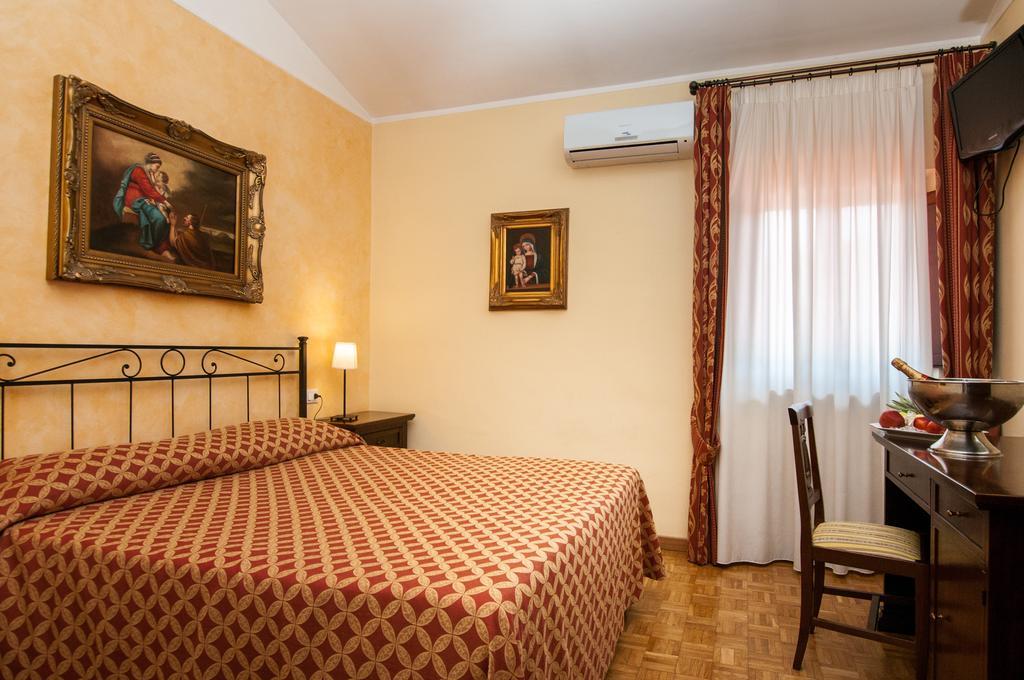 Hotel La Vecchia Fattoria Loreto Exterior foto