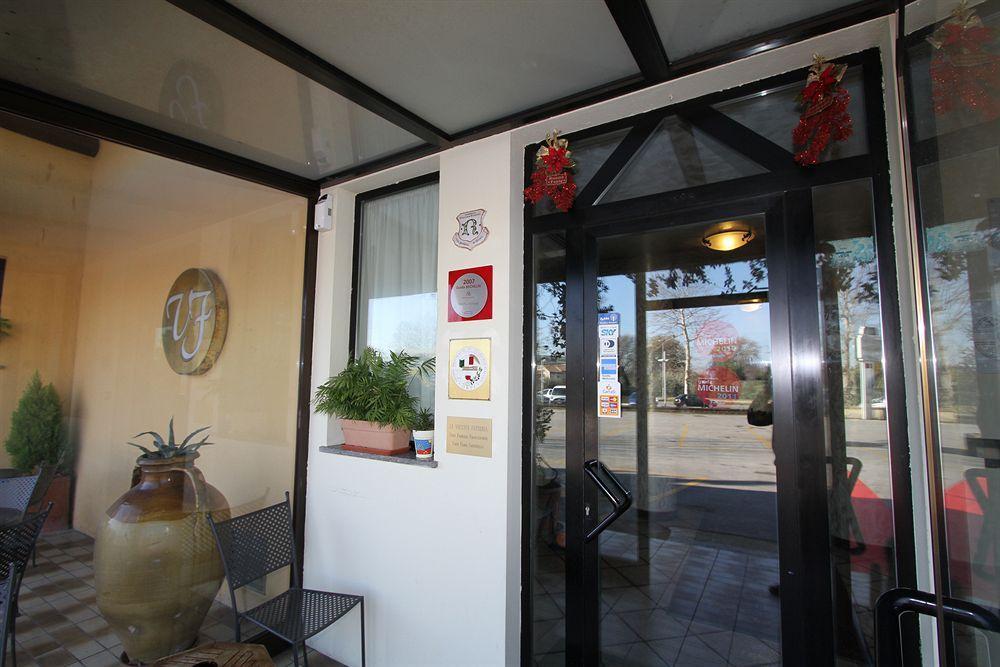 Hotel La Vecchia Fattoria Loreto Exterior foto
