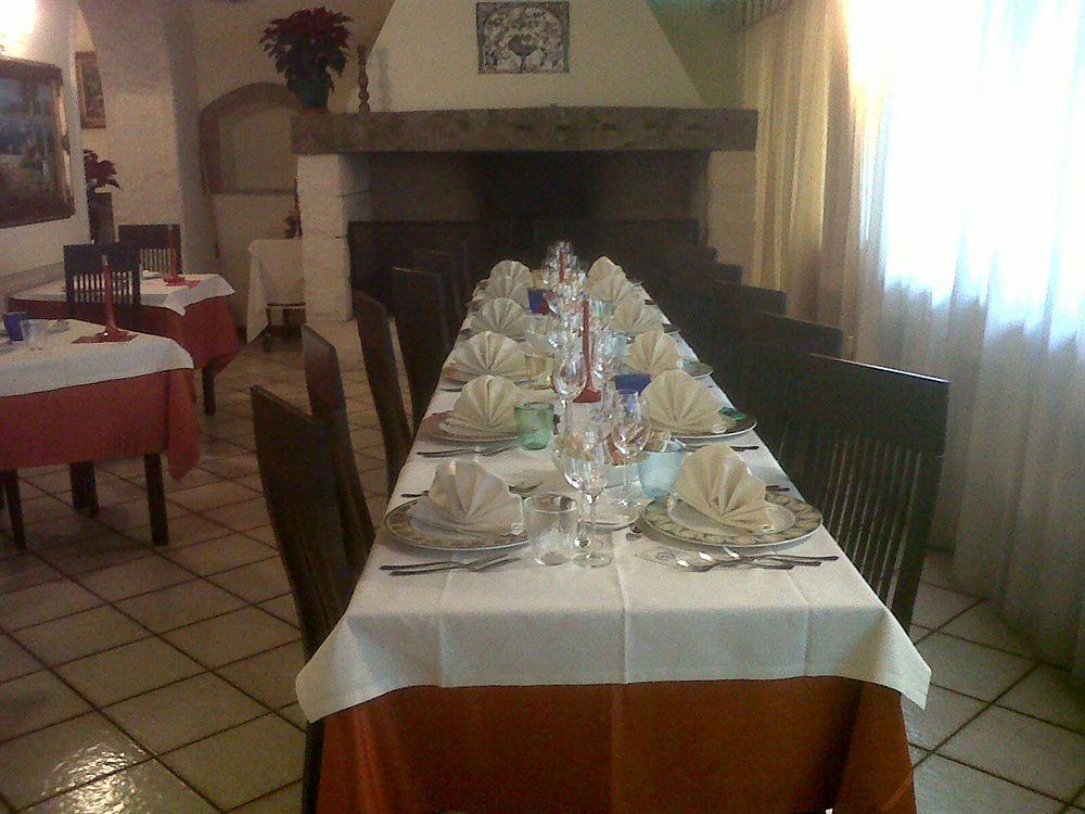 Hotel La Vecchia Fattoria Loreto Exterior foto